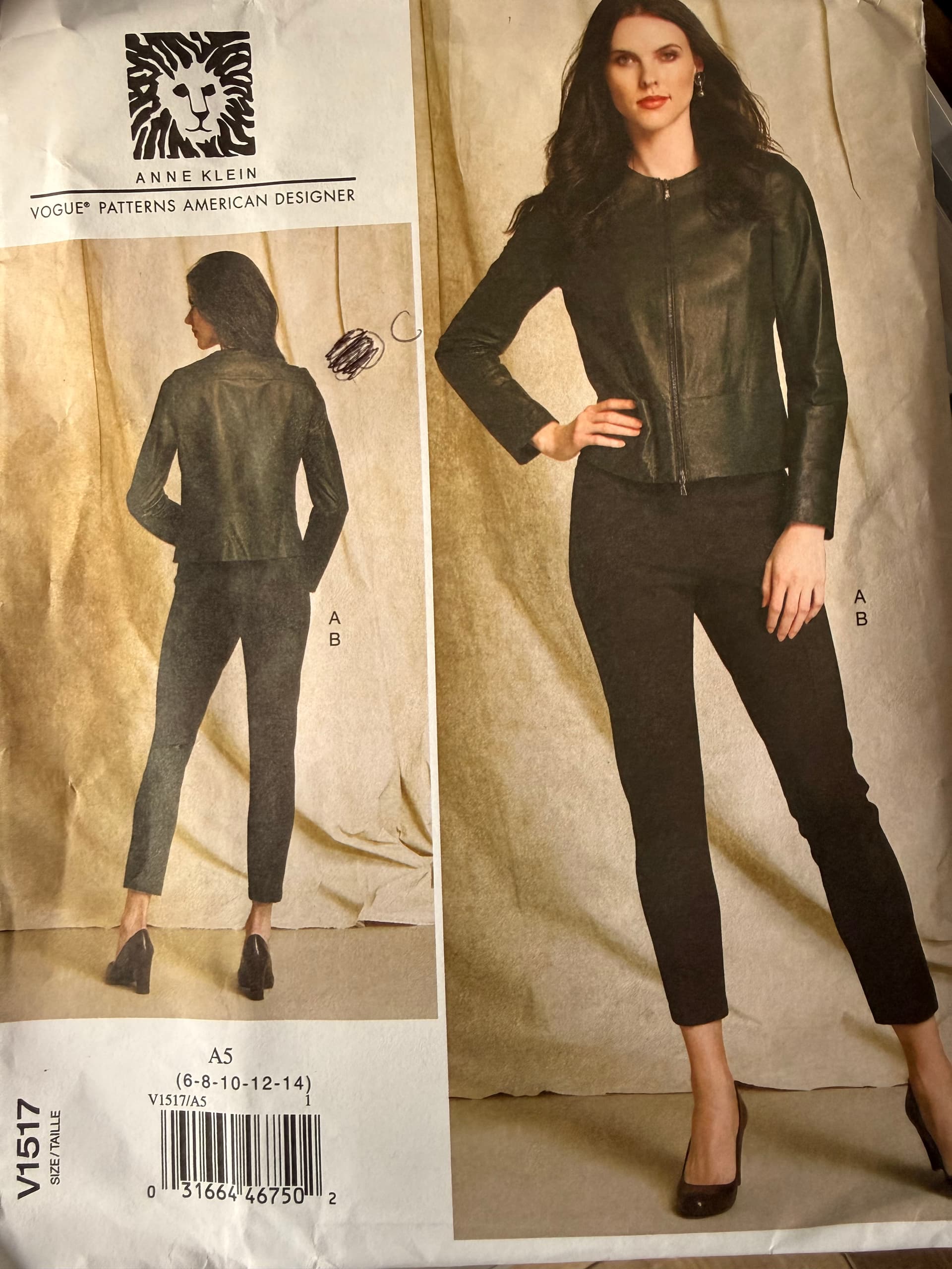 Sewing pattern Vogue 1517 Anne Klein, fitted jacket and tight pants
