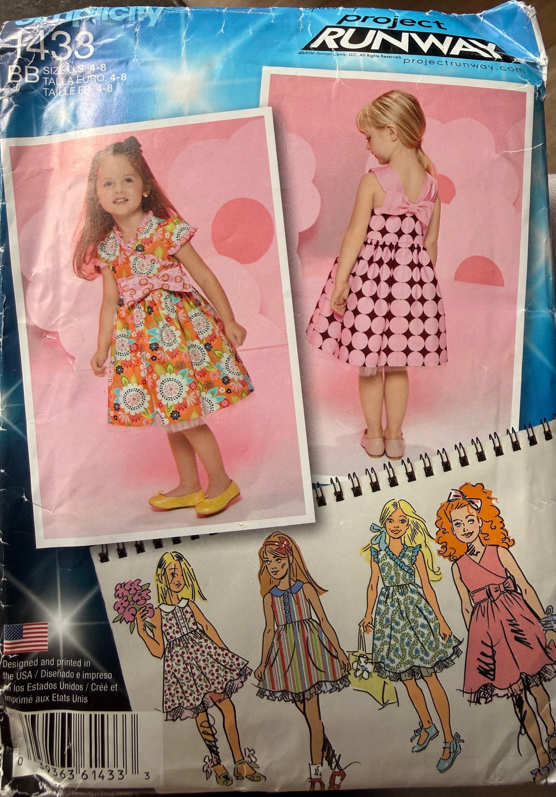 Sewing pattern Simplicity 1433 girls, Dress with variations. Ages 4-8
