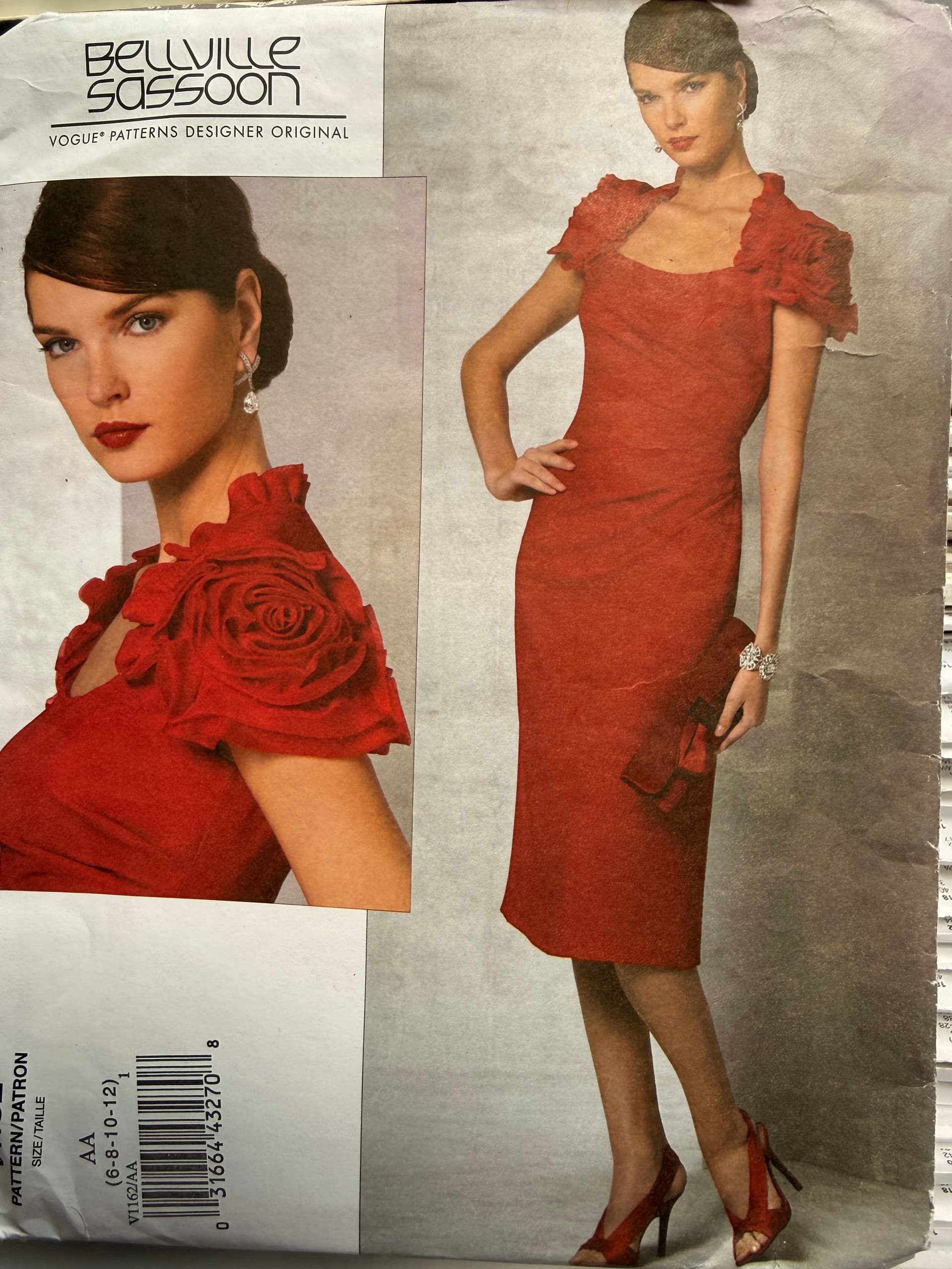 Sewing pattern Vogue 1162 Special occasion dress.Bellville Sassoon , size 6-12